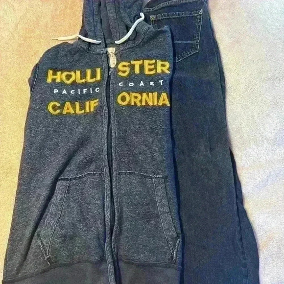 Hollister Other - Jeans Rustic Blue With Hollister sweatshirt bundle